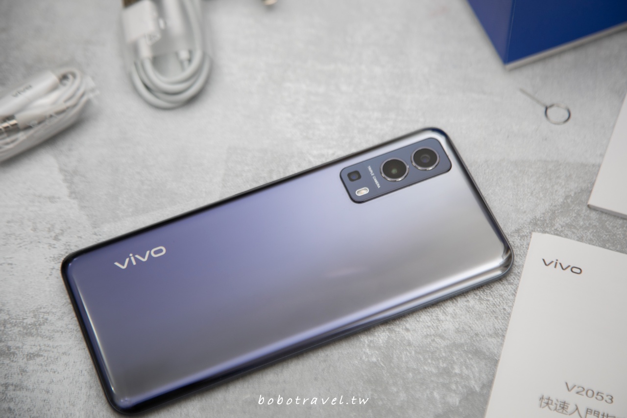 手機開箱、vivo Y52 5G ｜疫情來襲也不怕！超長電力大螢幕 、四顆專業鏡頭，陪你度過有儀式感的每一天